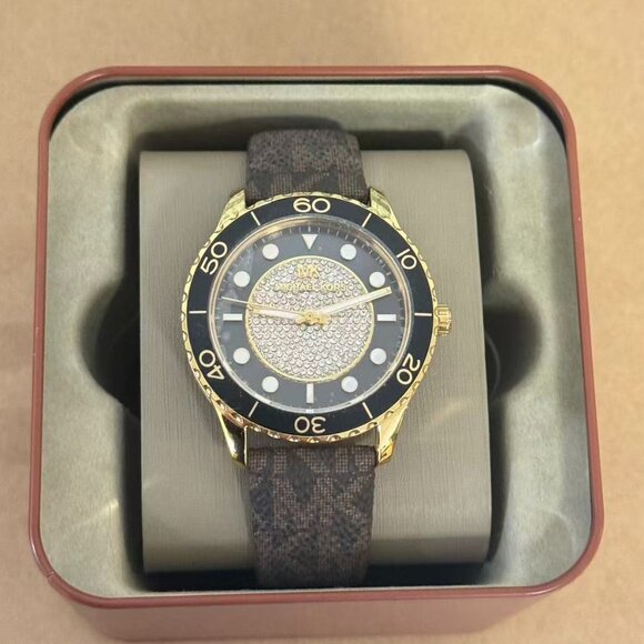 Michael Kors MK6979 Oversized Runway Dive Pavé Gold-Tone and Logo Watch - Picture 1 of 5